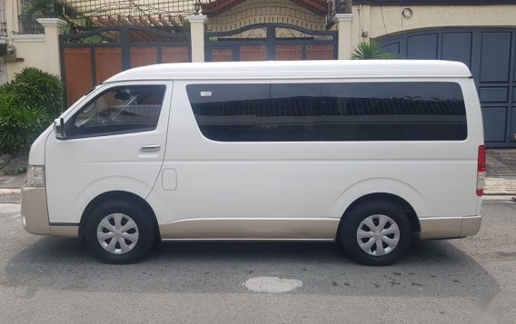 Selling White Toyota Grandia in Quezon City-8