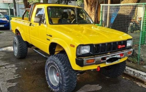 Yellow Toyota Hilux for sale in Las Piñas City