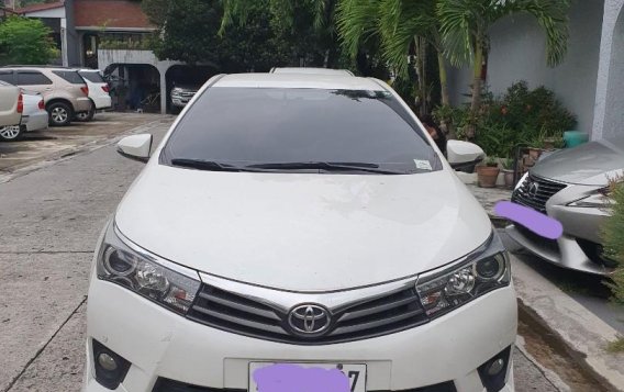 White Toyota Corolla altis for sale in Manila