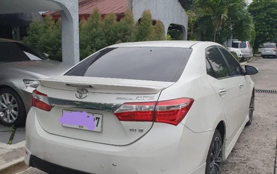 White Toyota Corolla altis for sale in Manila-2