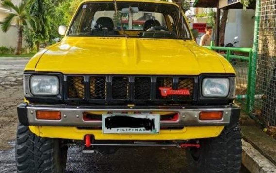 Yellow Toyota Hilux for sale in Las Piñas City-1
