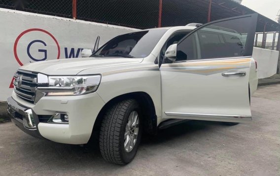 White Toyota Land Cruiser for sale in Quezon City-8