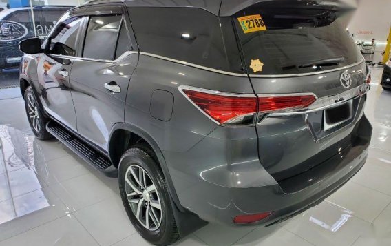 Selling Grey Toyota Fortuner 2016 in Manila-1