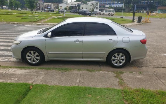 Silver Toyota Corolla altis for sale in Automatic-6