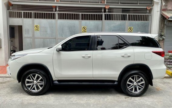 Selling White Toyota Fortuner 2016 in Mandaluyong-1