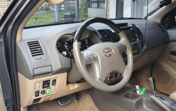 Grey Toyota Fortuner 2016 for sale in Quezon City-2