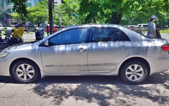 Selling Silver Toyota Corolla altis in Manila