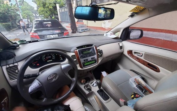 Selling White Toyota Innova in Antipolo-5