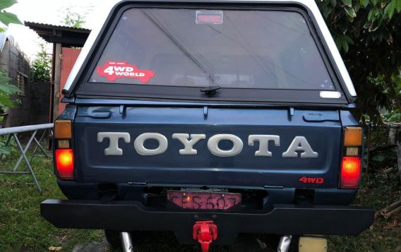 Blue Toyota Hilux for sale in Calapan-5