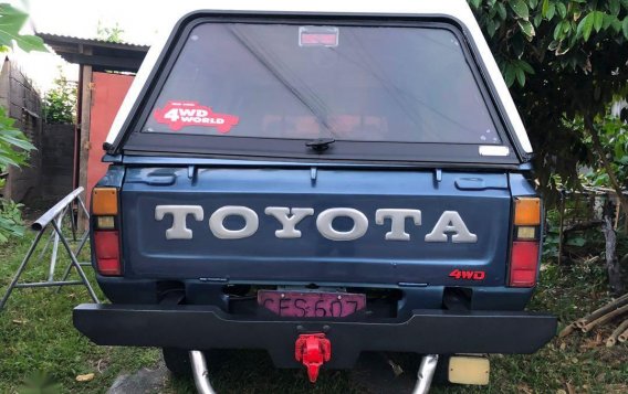 Blue Toyota Hilux for sale in Calapan-4