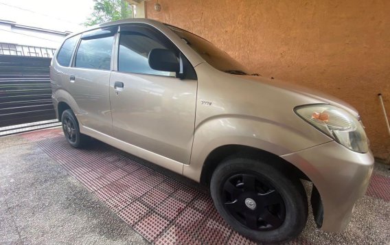 Sell Beige 2011 Toyota Avanza in Real-2