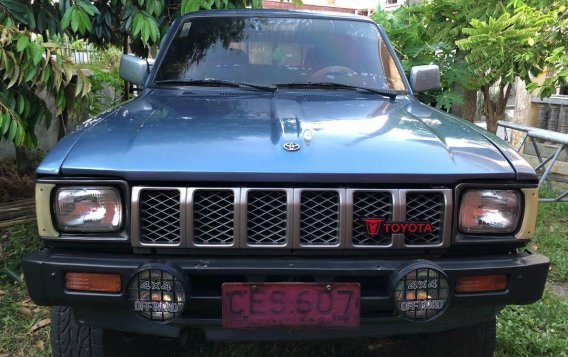 Blue Toyota Hilux for sale in Calapan