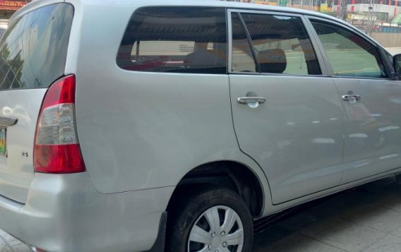 White Toyota Innova for sale in Makati-1