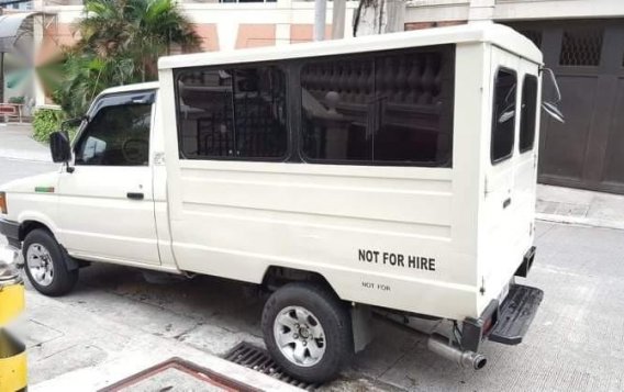 Selling White Toyota tamaraw for sale in Manila-3