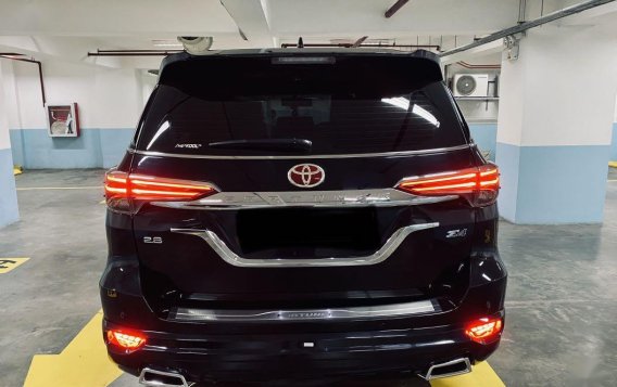 Sell Black Toyota Fortuner in Manila-9