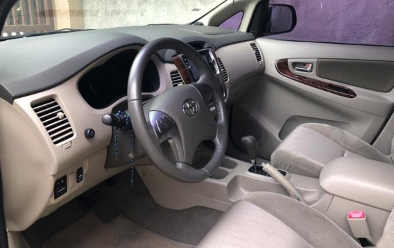 Grey Toyota Innova for sale in Cavite-3