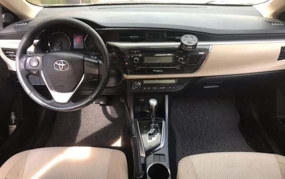 Silver Toyota Corolla altis for sale in Manila-3