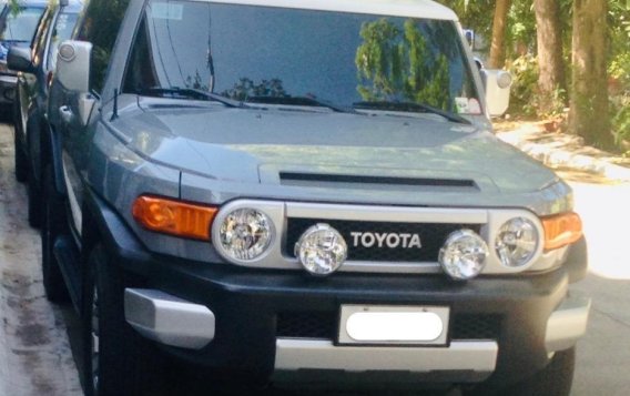 Sell Silver Toyota Fj Cruiser in Manila