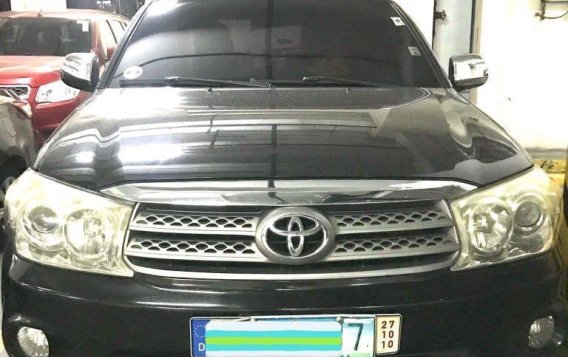 Black Toyota Fortuner 2009 for sale in Manila-9