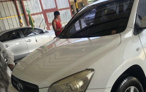 Sell Pearl White Toyota Rav4 in Manila-2