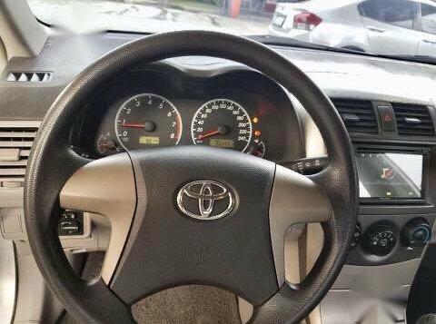 White Toyota Corolla altis for sale in Marikina-5