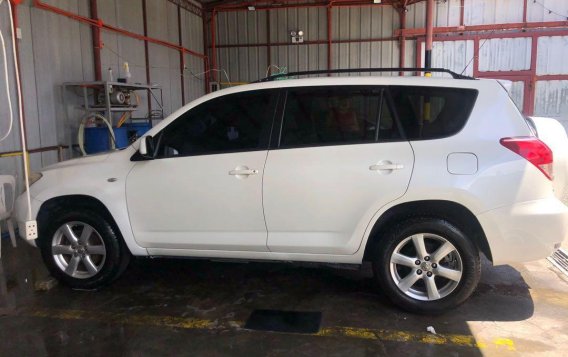 Sell Pearl White Toyota Rav4 in Manila-4