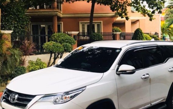 White Toyota Fortuner for sale in Pasig City-1