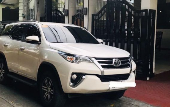 White Toyota Fortuner for sale in Pasig City-2