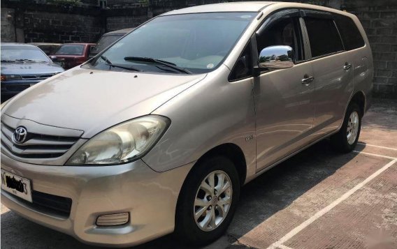 Silver Toyota Innova for sale in Marikina City