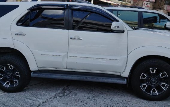 White Toyota Fortuner for sale in Manila-2