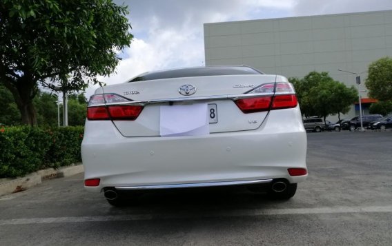 Sell Pearl White 2017 Toyota Camry in Bacoor-9