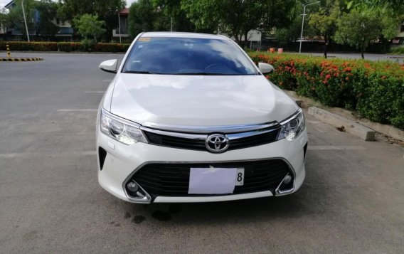 Sell Pearl White 2017 Toyota Camry in Bacoor-7