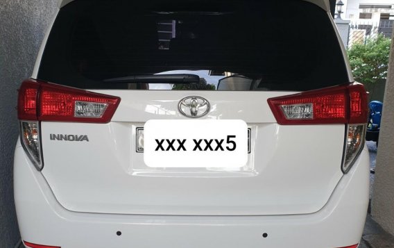 Selling White Toyota Innova 2017 in Parañaque City-1