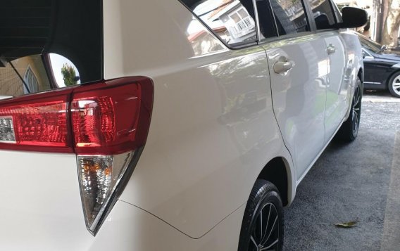 Selling White Toyota Innova 2017 in Parañaque City-7
