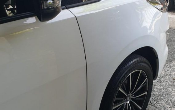 Selling White Toyota Innova 2017 in Parañaque City-4