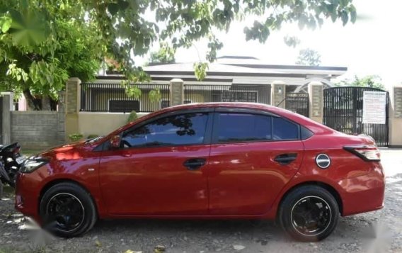 Sell Red 2015 Toyota Vios in Santiago-8