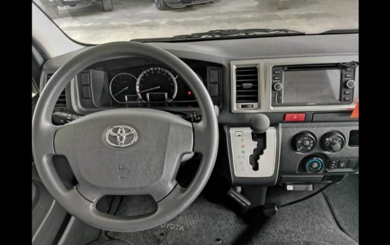 Selling Black Toyota Hiace Super Grandia 2018 Van at 20613 km in Manila-7