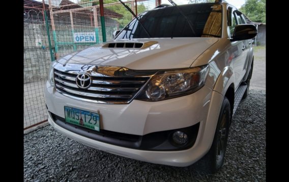Selling White Toyota Fortuner 2014 SUV at 80000 km in Laguna-4