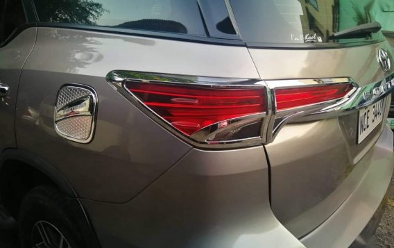 Silver Toyota Fortuner 2017 for sale in Quezon City-2
