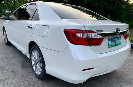 Sell Pearl White 2013 Toyota Camry in Parañaque-2