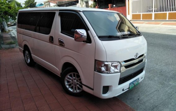Selling White Toyota Hiace 2013 in Quezon City-6