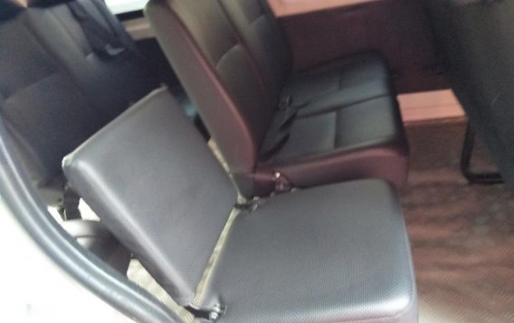 Selling White Toyota Hiace 2013 in Quezon City-4