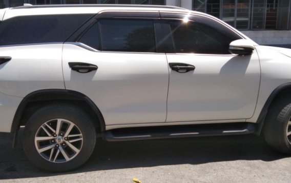 Pearl White Toyota Fortuner 2016 for sale in Valenzuela-3