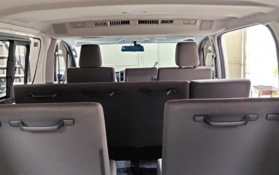 Selling White Toyota Hiace 2020 in Quezon City-7