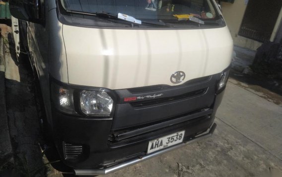 White Toyota Hiace 2015 for sale in Caloocan-1