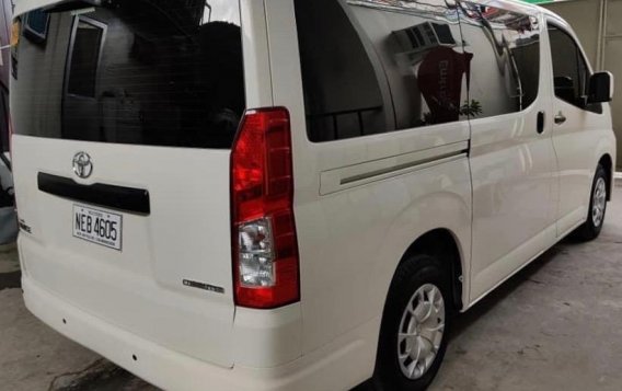 Selling White Toyota Hiace 2020 in Quezon City-1