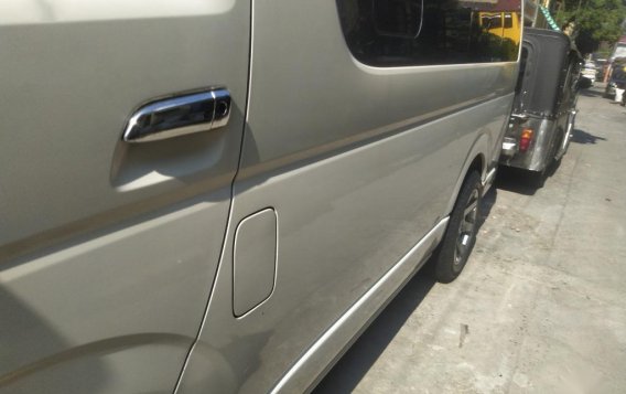 White Toyota Hiace 2015 for sale in Caloocan-2