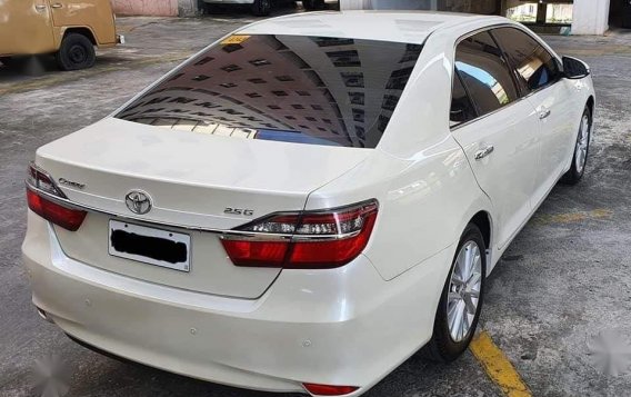Sell Pearl White 2017 Toyota Camry in Parañaque-8