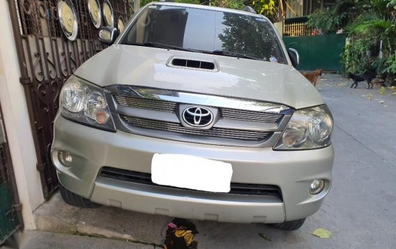 Grey Toyota Fortuner 2006 for sale in Manila