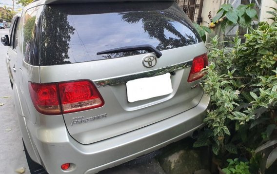 Grey Toyota Fortuner 2006 for sale in Manila-1